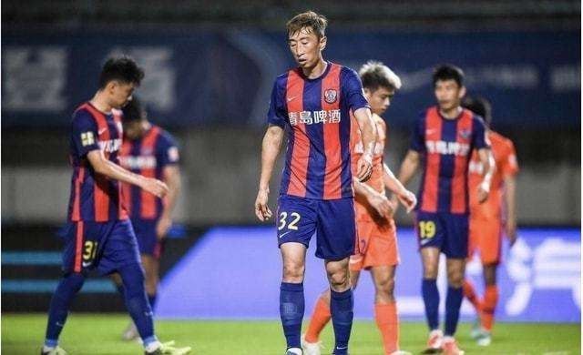 三笘薫因伤缺席了日本队最近两场世预赛，而且也缺席了上一轮英超联赛。